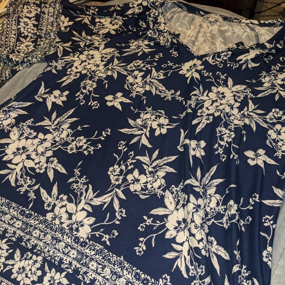 Short sleeve bell shirt